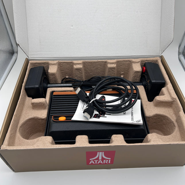 Atari Flashback 8 Gold HD - 120 eingebaute Spiele + 2 Controller - SEHR GUT - #A3-06
